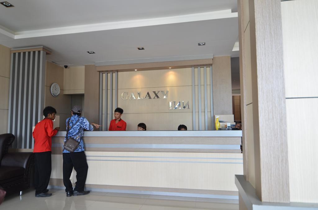Galaxy Inn Baubau Exterior foto