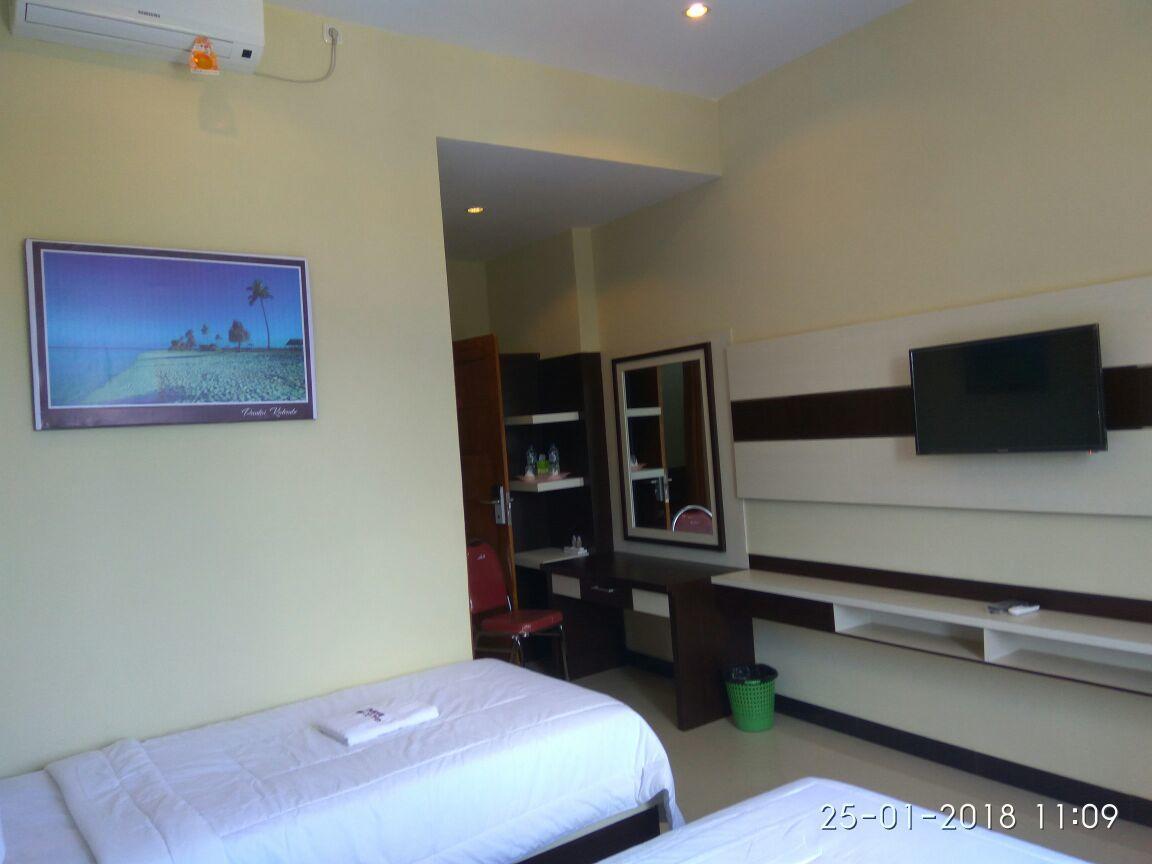 Galaxy Inn Baubau Exterior foto