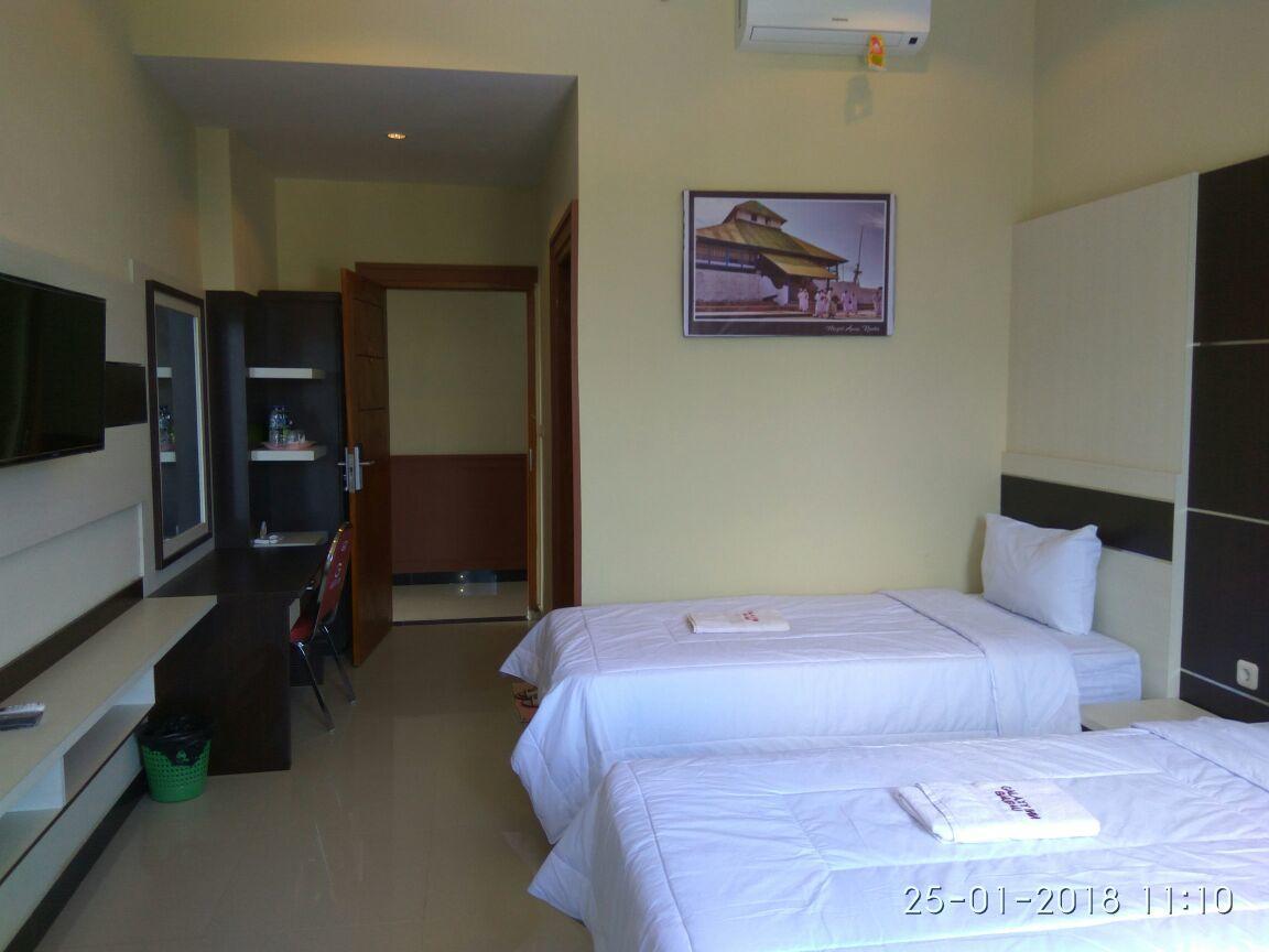 Galaxy Inn Baubau Exterior foto
