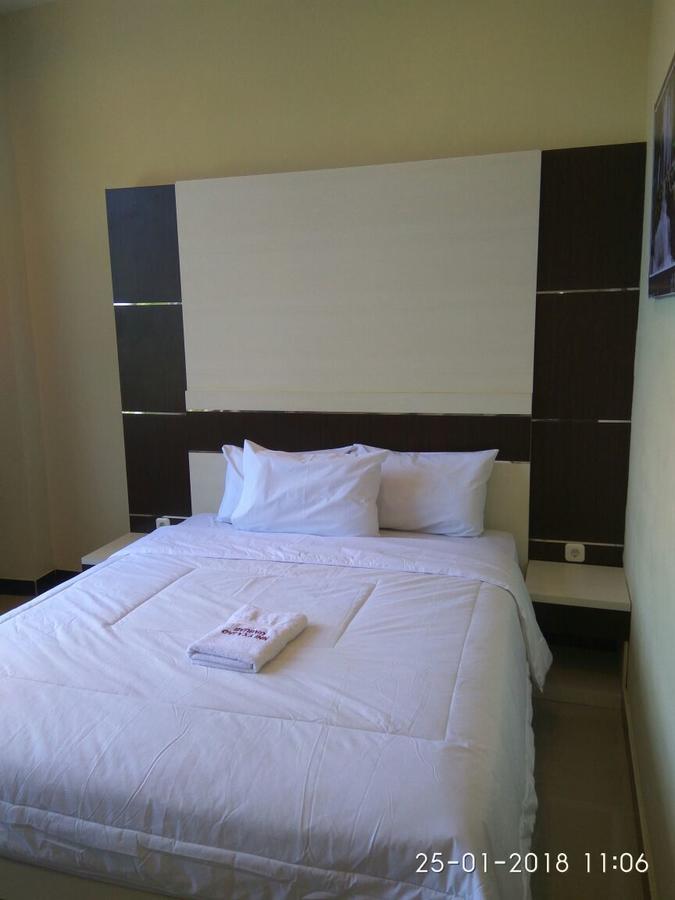 Galaxy Inn Baubau Exterior foto
